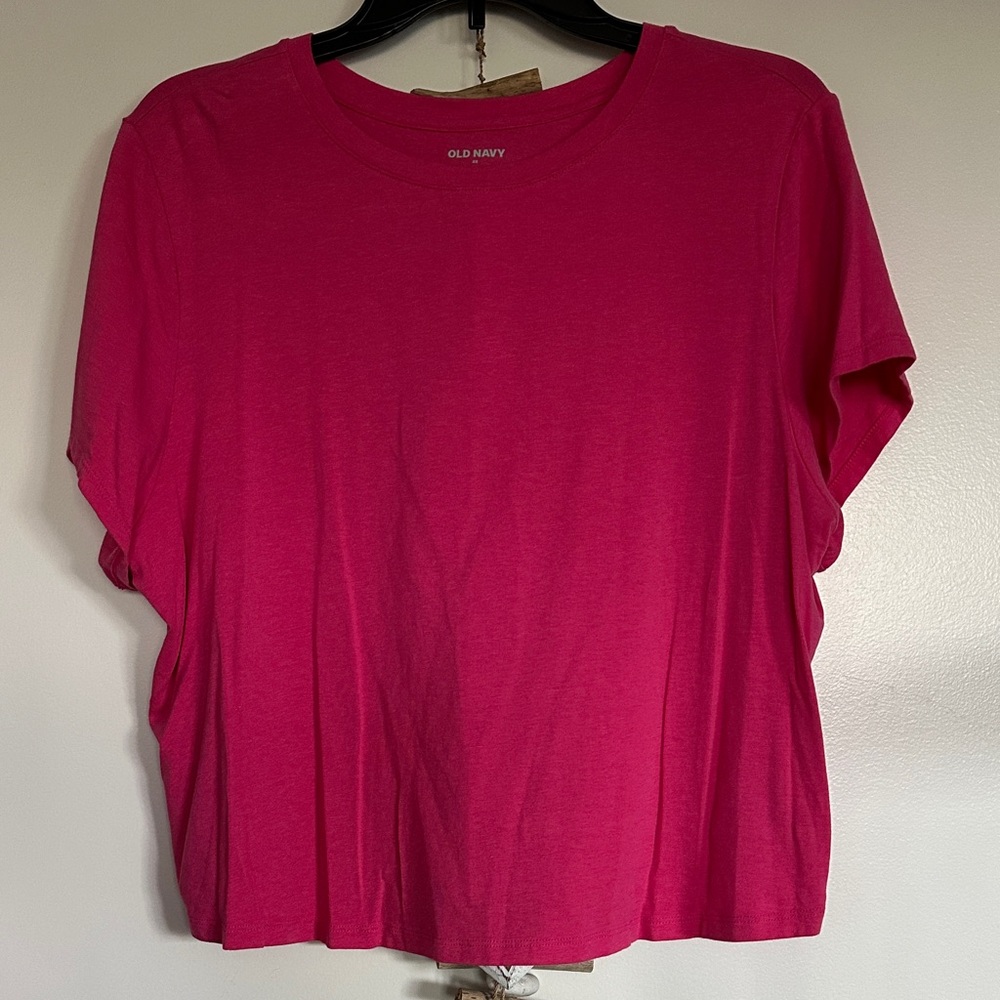 Old Navy Women's Fuchsia Short Sleeve Cropped Tee